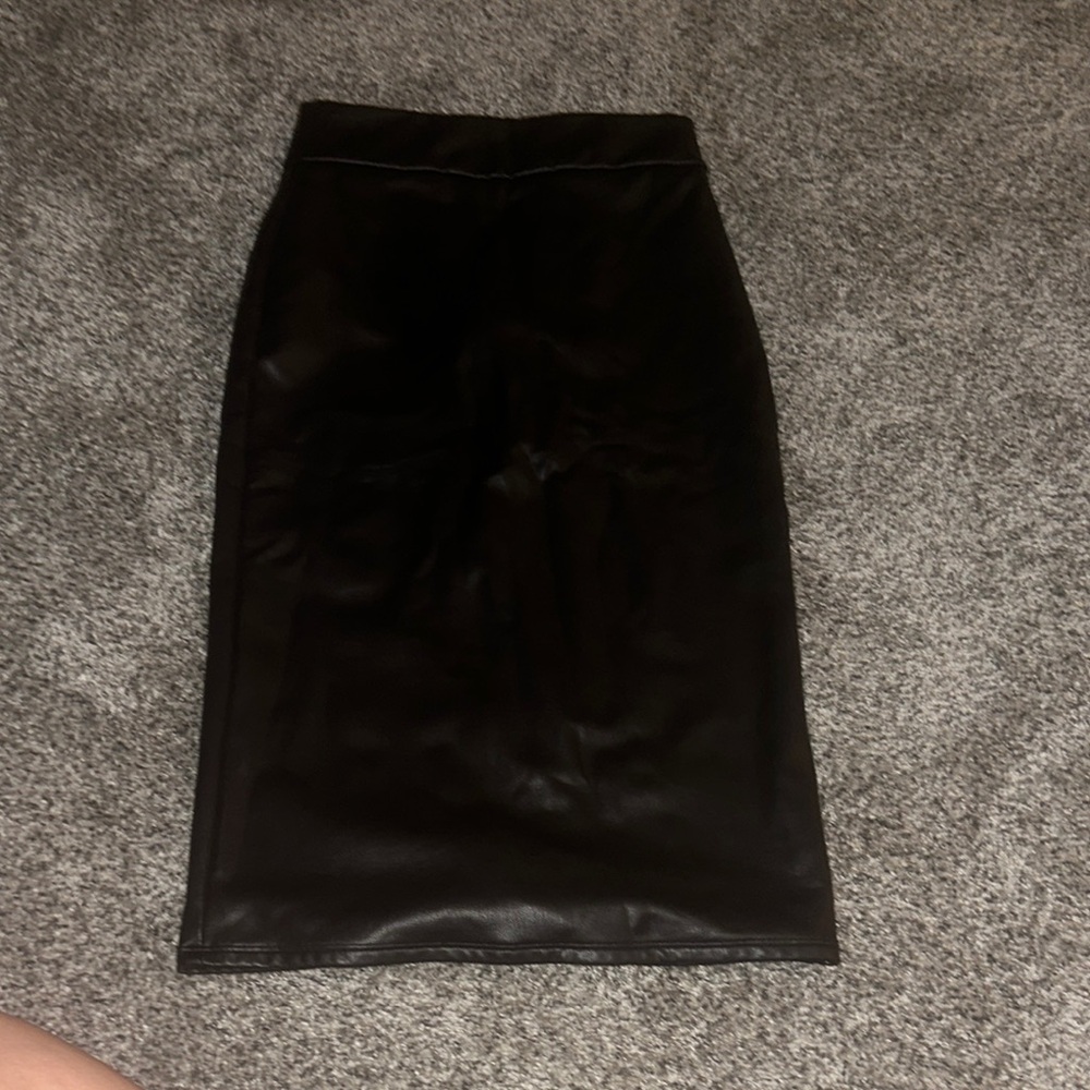 Forever 21 Black Knee-Length Pencil Skirt